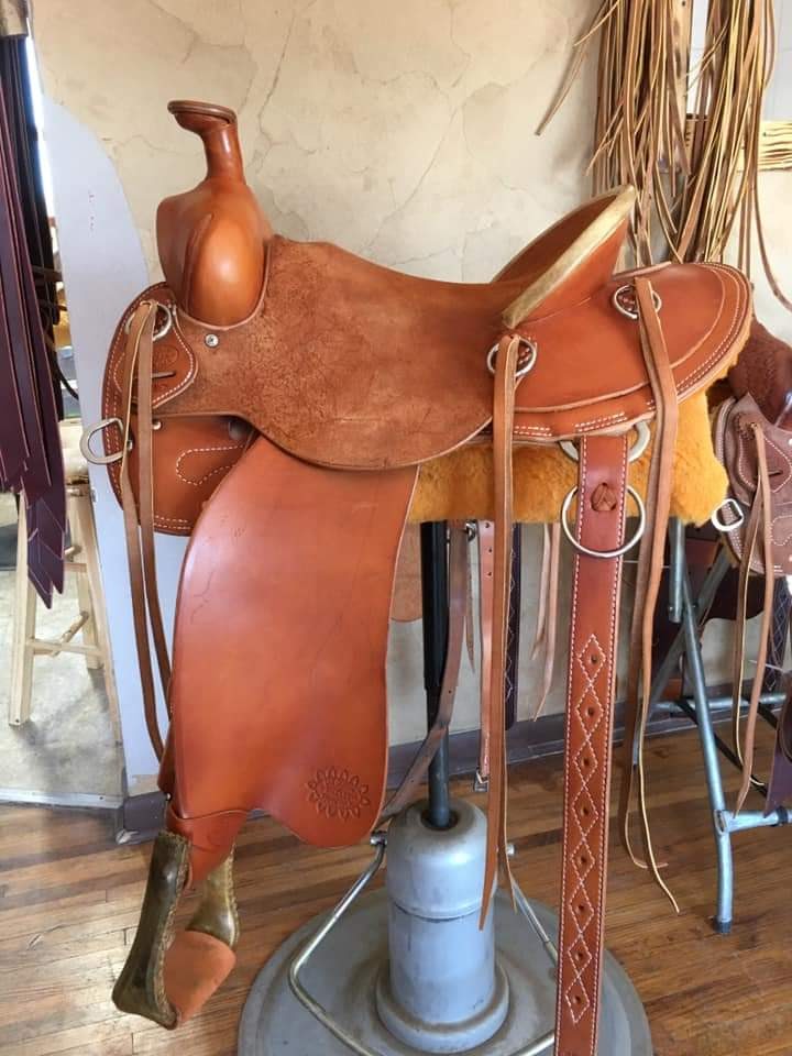 DW Dixon Saddles | 430900 E 200 Rd, Vinita, OK 74301, USA | Phone: (918) 323-4400