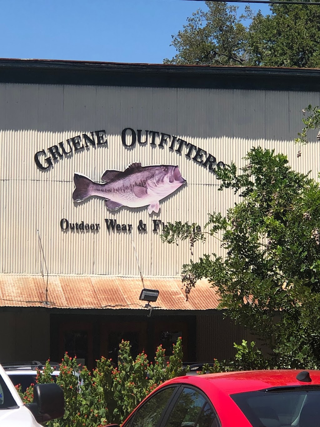 Gruene Outfitters | 1629 Hunter Rd, New Braunfels, TX 78130, USA | Phone: (830) 625-4440