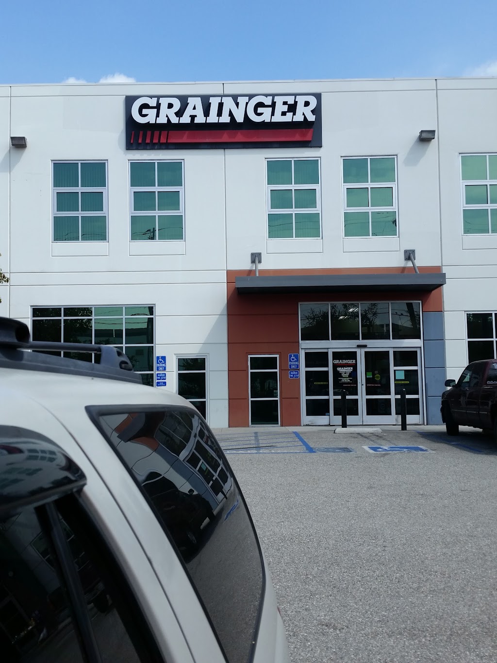 Grainger Industrial Supply | 570 S Alameda St, Los Angeles, CA 90013 | Phone: (800) 472-4643