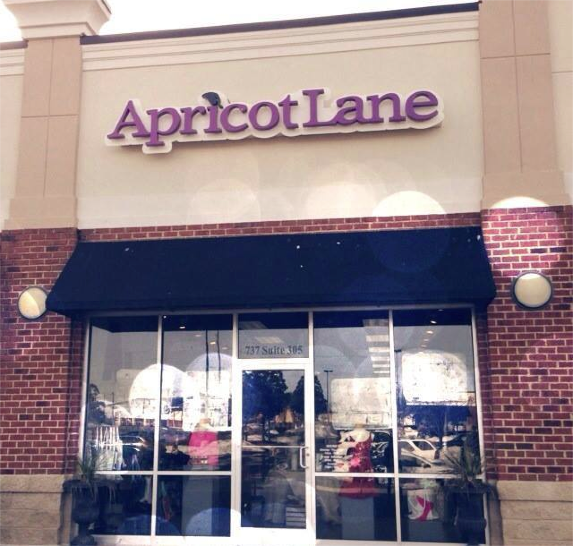 Apricot Lane Boutique | Hilltop Marketplace, 737 First Colonial Rd Ste 305 Ste 305, Virginia Beach, VA 23451, USA | Phone: (757) 422-5263
