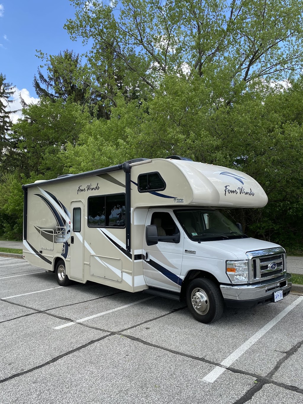 Tecumseh RV Rentals | 12843 James Crescent, Tecumseh, ON N8N 3M7, Canada | Phone: (519) 919-8225