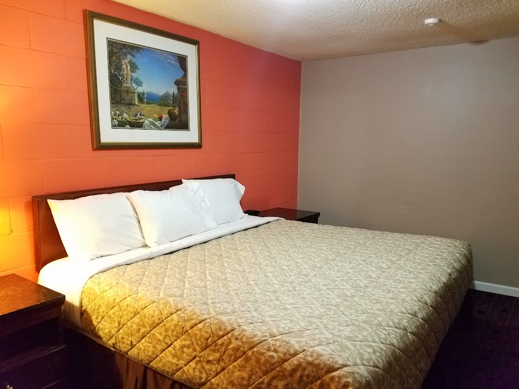 DeLux Motel | 4217 New Missouri Ave, Alorton, IL 62207, USA | Phone: (618) 274-7100