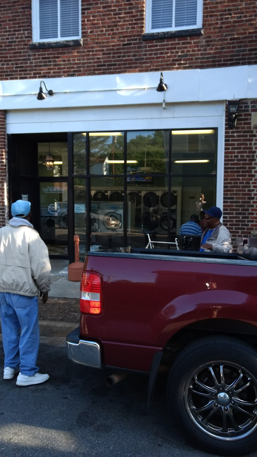 Barton Heights Laundromat | 3 E Roberts St, Richmond, VA 23222, USA | Phone: (804) 447-3678