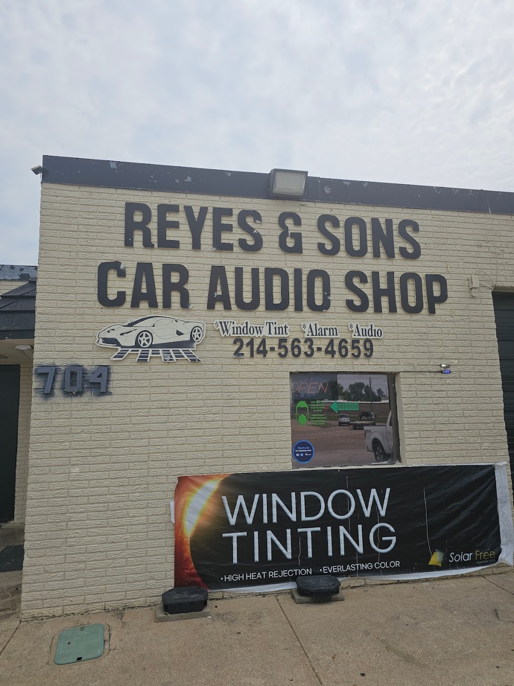 Reyes and Sons Car Audio Shop | 704 Walnut Cir E, Garland, TX 75040, USA | Phone: (214) 563-4659