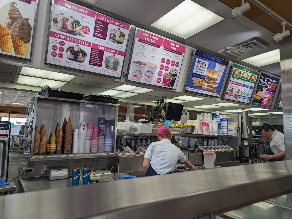 Braums Ice Cream & Dairy Store | 2106 E Kansas Ave, McPherson, KS 67460, USA | Phone: (620) 241-0610