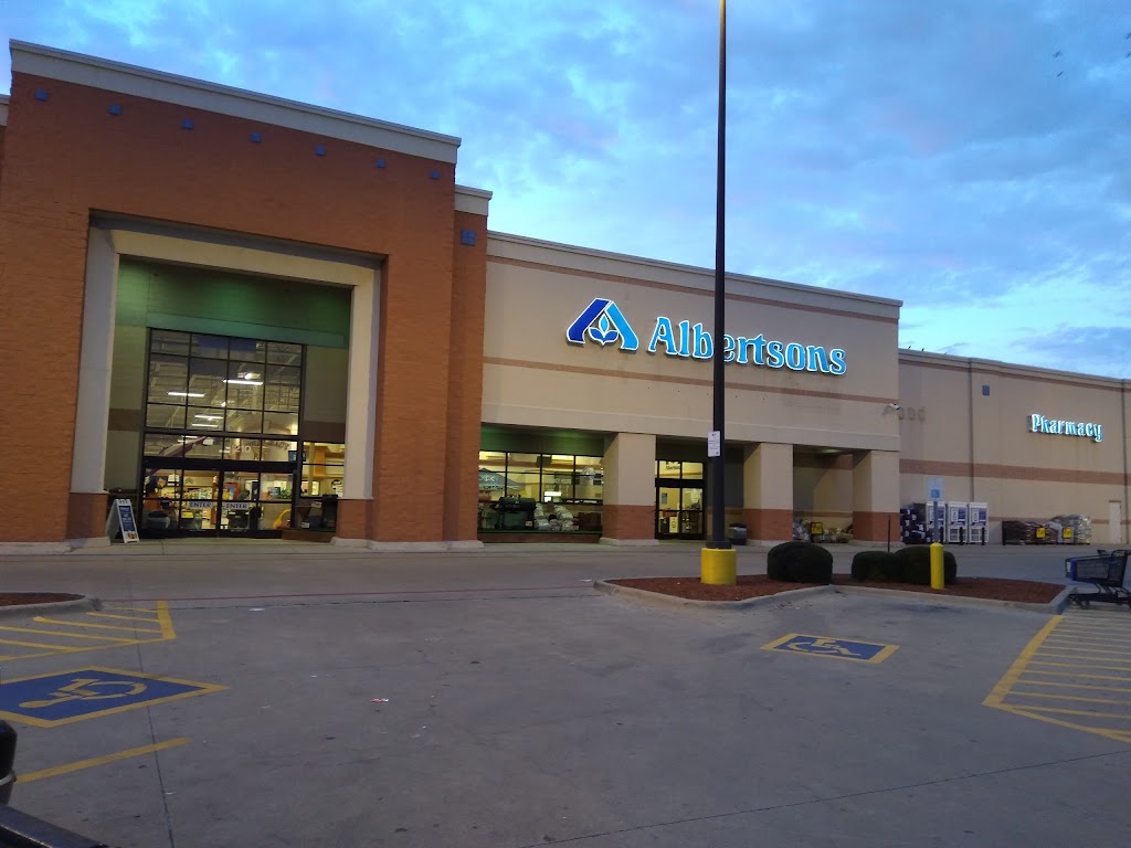 Albertsons | 210 W Katherine P Raines Dr, Cleburne, TX 76033, USA | Phone: (817) 641-2002