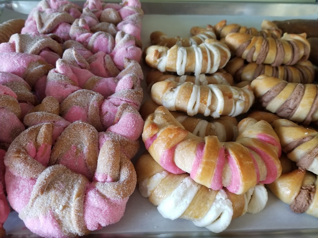 Lalos Bakery | 9454 Whittier Blvd, Pico Rivera, CA 90660, USA | Phone: (562) 821-5151