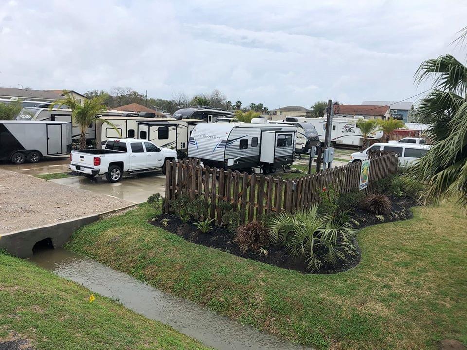 Green Parrot RV Park | 1344 9th St, San Leon, TX 77539 | Phone: (832) 364-4004