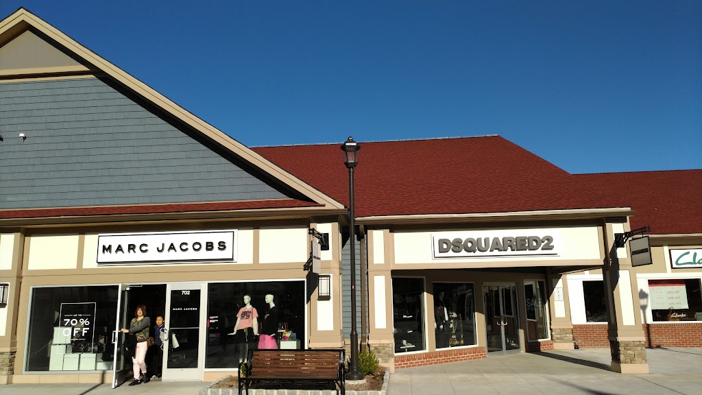 Marc Jacobs - Woodbury Common Premium Outlets | 702 Racetrack Lane #109, Central Valley, NY 10917, USA | Phone: (845) 928-0795