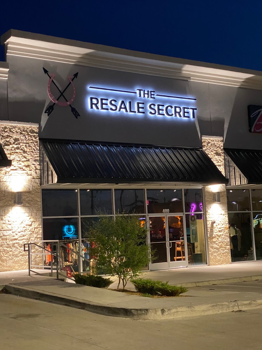 The Resale Secret | 100 S Oakridge Dr, Hudson Oaks, TX 76087, USA | Phone: (817) 594-7770