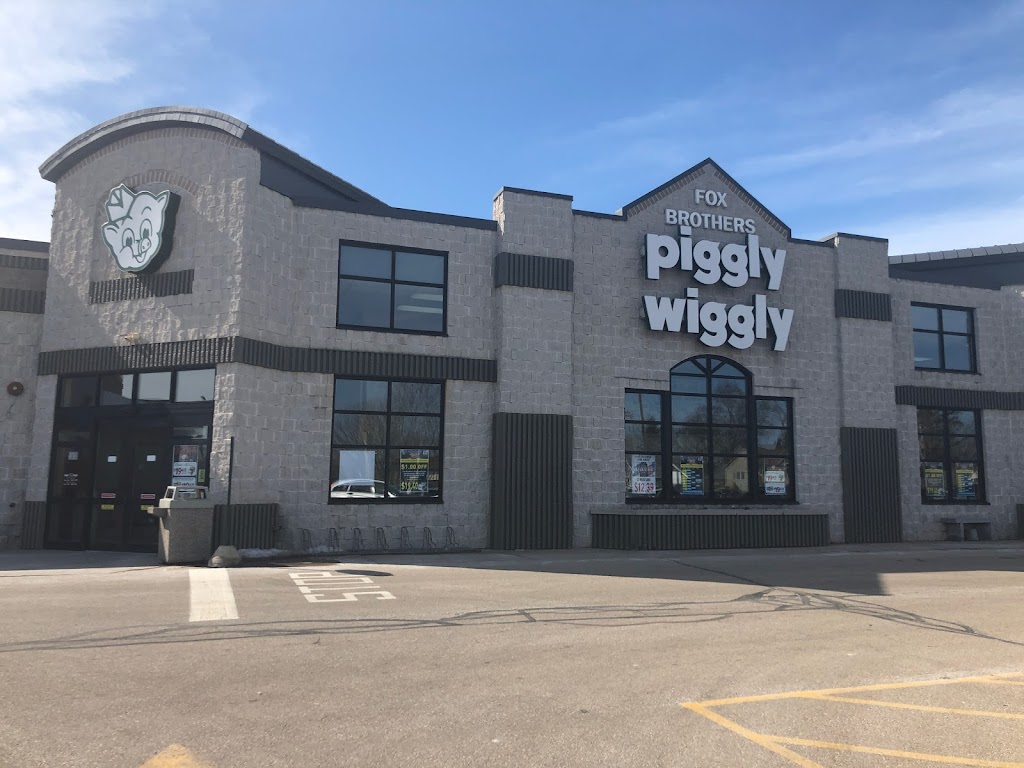 Fox Bros. Piggly Wiggly | 505 Cottonwood Ave, Hartland, WI 53029, USA | Phone: (262) 367-2922