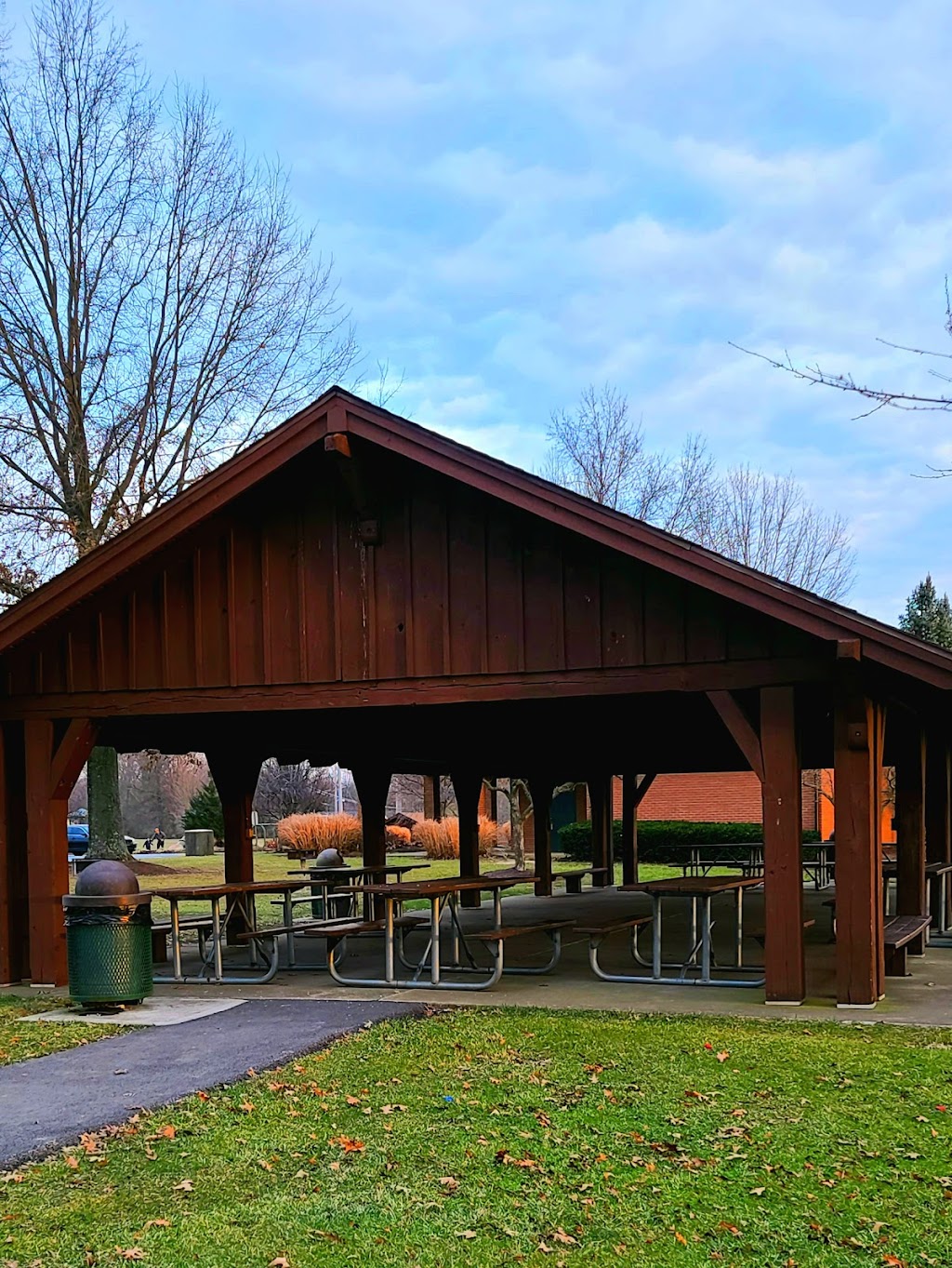 Veterans Memorial Park | 906 Clough Pike, Cincinnati, OH 45245, USA | Phone: (513) 752-1741