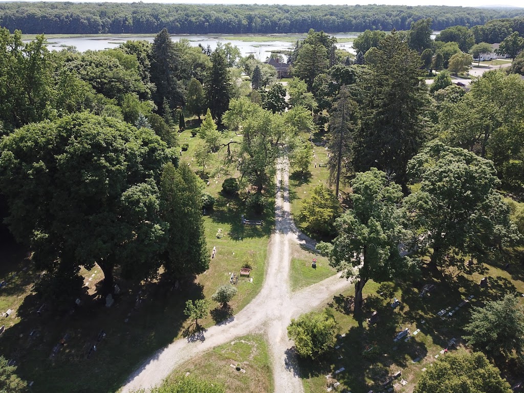 Huron Valley Cemetery | 27330 W Huron River Dr, Flat Rock, MI 48134, USA | Phone: (734) 782-9415