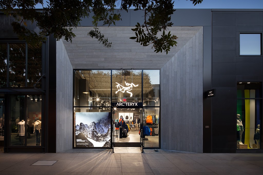 Arcteryx Stanford Center | 660 Stanford Shopping Center Suite 1030, Palo Alto, CA 94304, USA | Phone: (650) 847-4026