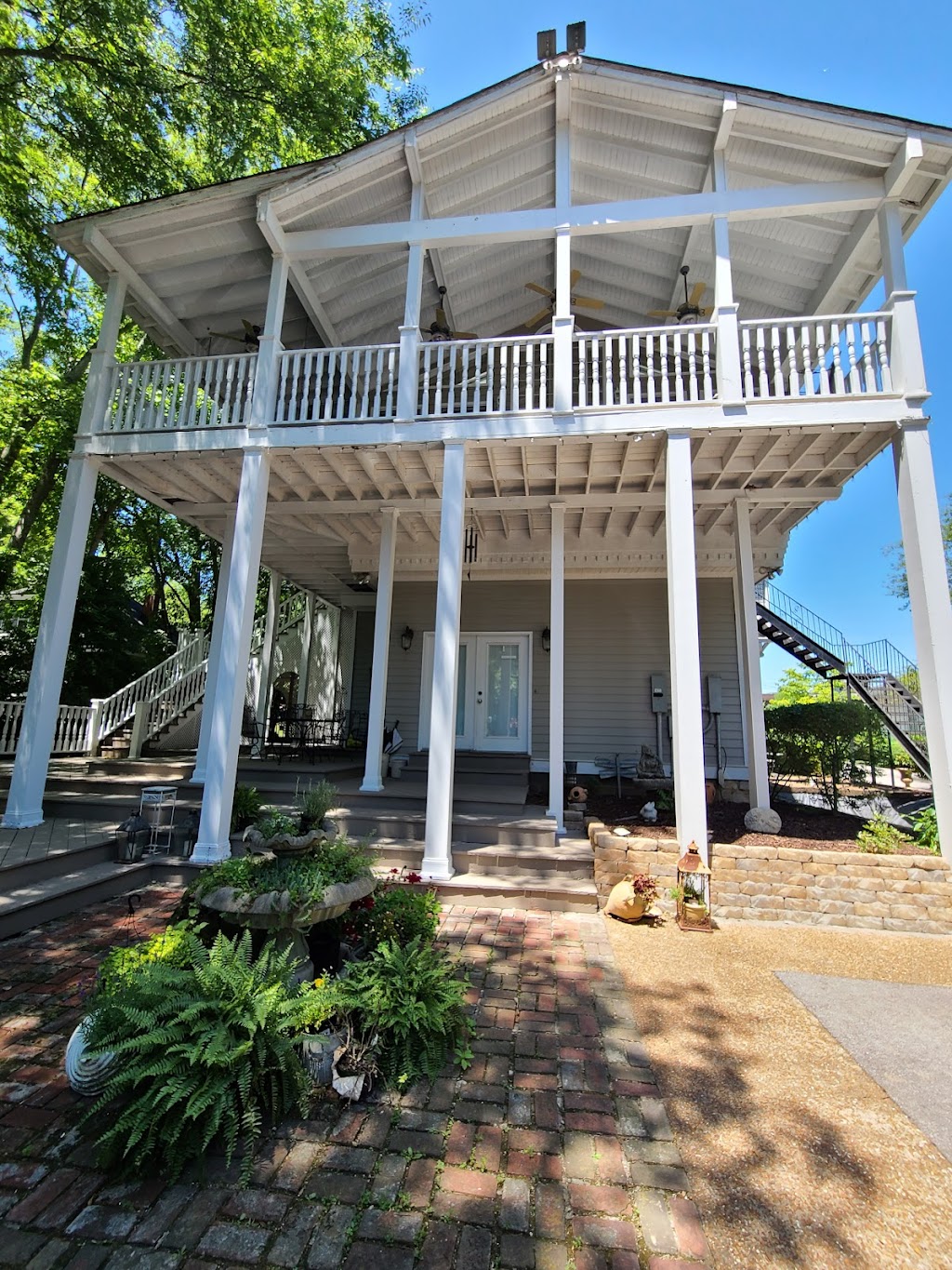 Magnolia House Bed & Breakfast | 1317 Columbia Ave, Franklin, TN 37064, USA | Phone: (615) 794-8178