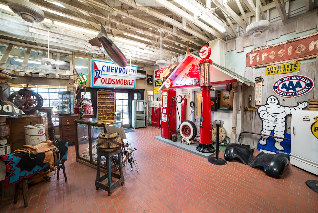 Chiefs Roadside Antiques | 13125 Whittier Blvd, Whittier, CA 90602, USA | Phone: (562) 325-1099