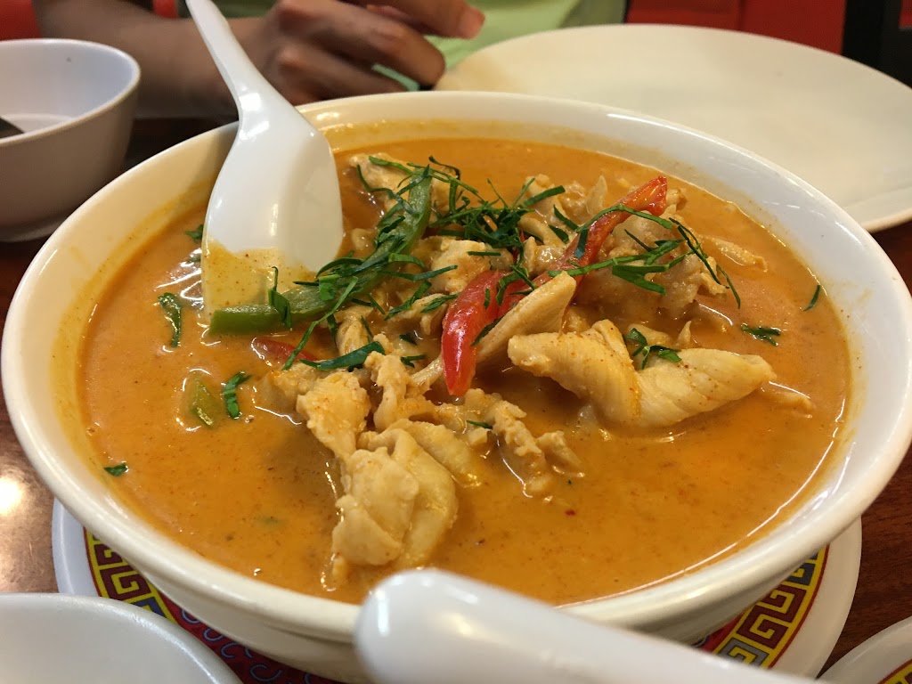 Khun Dom | 4681 Melrose Ave, Los Angeles, CA 90029, USA | Phone: (323) 663-1086