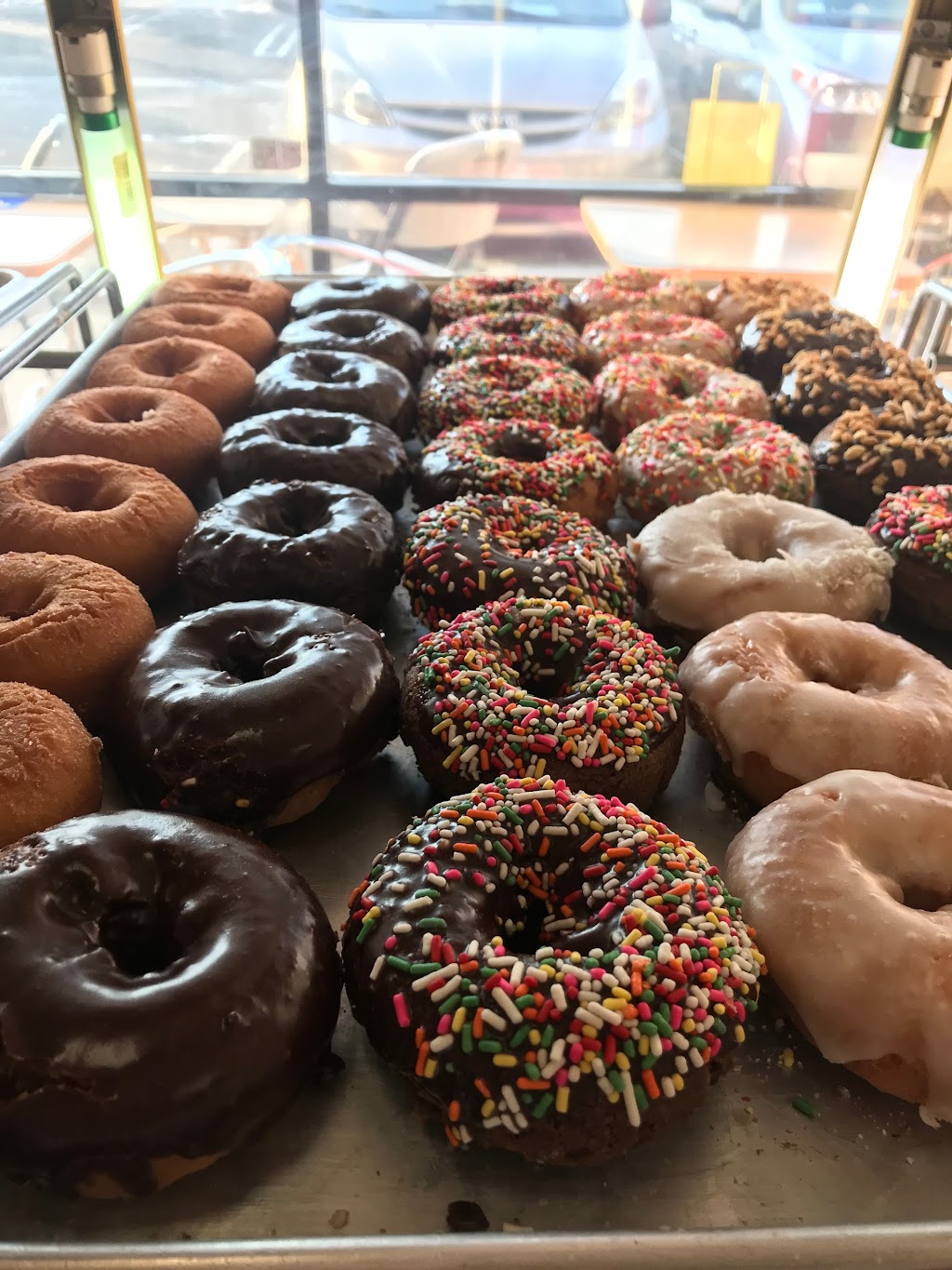 Cream Donuts | 15707 Vanowen St, Van Nuys, CA 91406, USA | Phone: (818) 781-1036