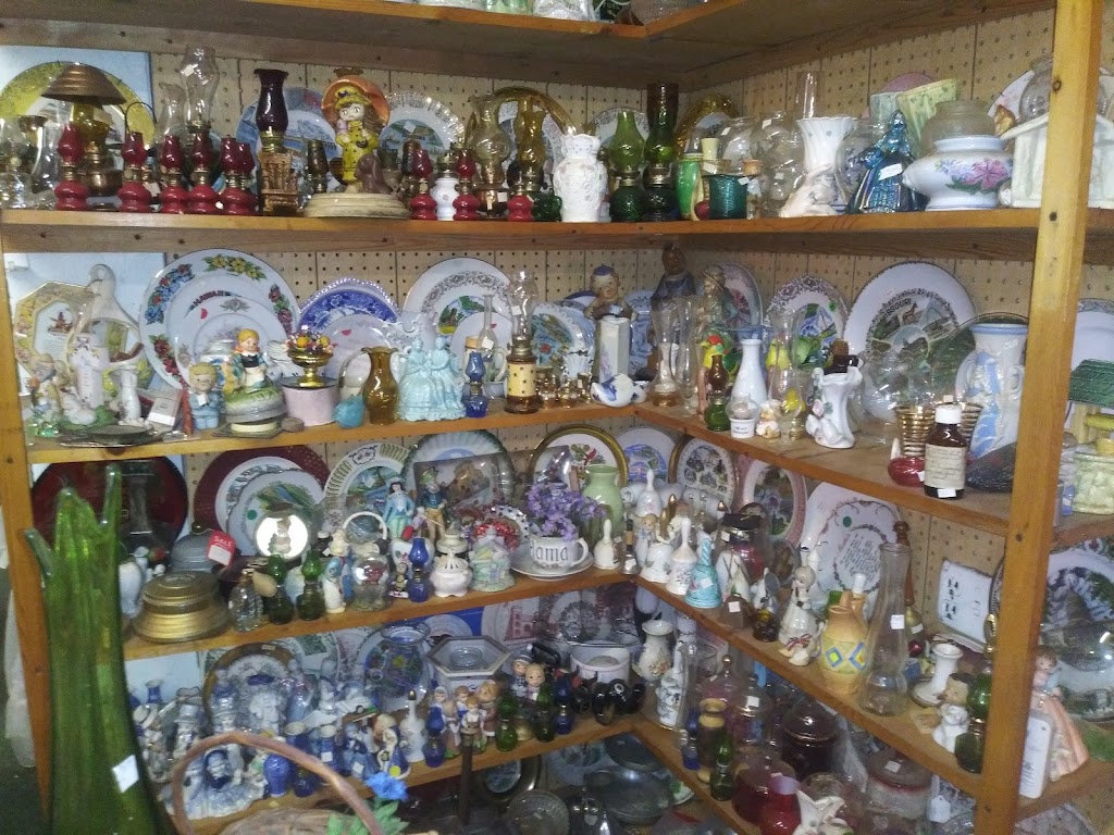 Family Heirlooms | 2985 Hoosier Hwy, Bluffton, IN 46714, USA | Phone: (260) 824-8965