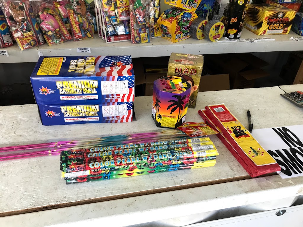 Rons Fireworks | 14455 TX-121, Anna, TX 75409, USA | Phone: (904) 219-8190