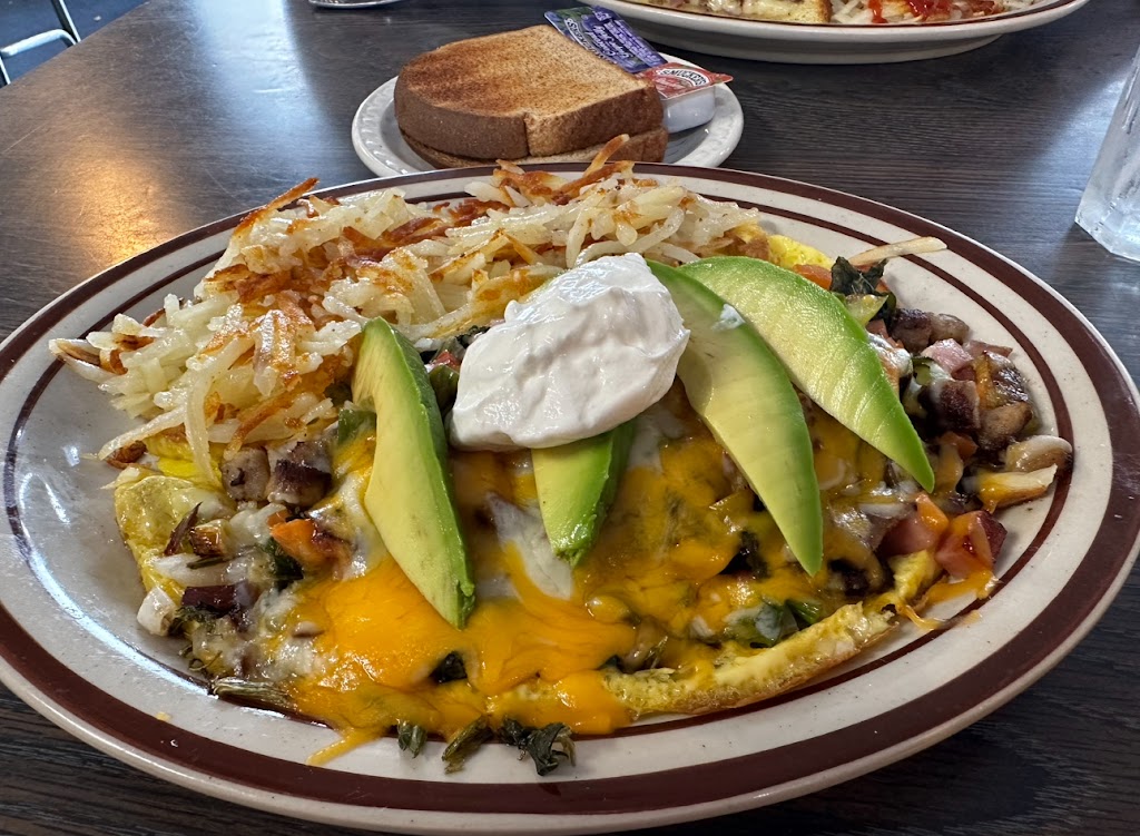 Bellflower Diner | 17018 Bellflower Blvd, Bellflower, CA 90706, USA | Phone: (562) 866-0533