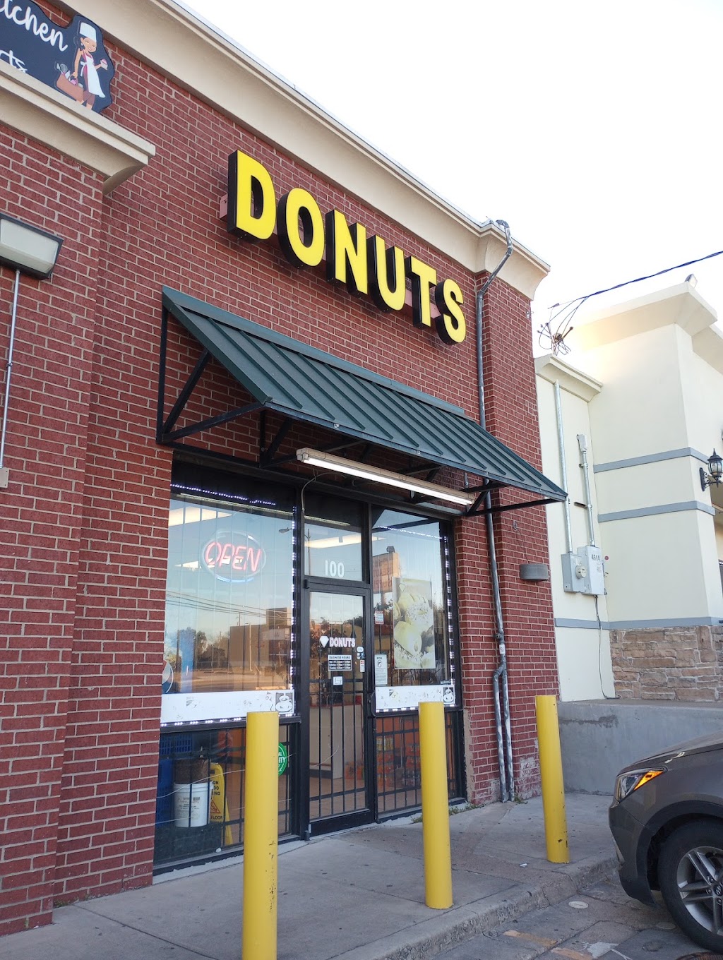 Diamond Donuts | 4434 S Hampton Rd #100, Dallas, TX 75232, USA | Phone: (214) 484-6609