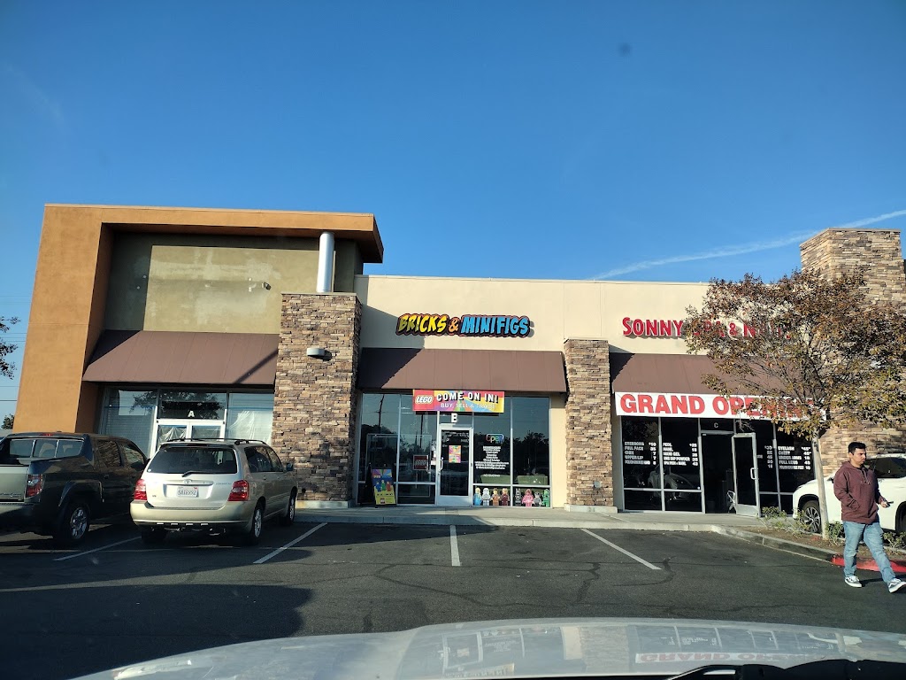 Bricks and Minifigs Anaheim | 1105 S Euclid St Ste B, Fullerton, CA 92832, USA | Phone: (657) 378-9777