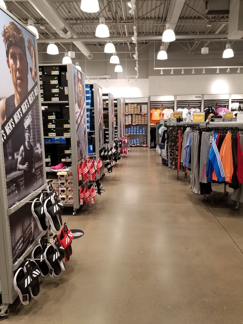 adidas Outlet Store Tucson | 6401 Marana Center Blvd, Tucson, AZ 85742, USA | Phone: (520) 353-3390