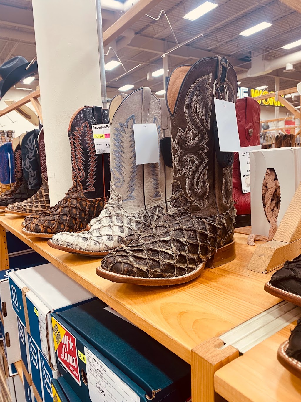 Chucks Boots | 5859 Suemandy Dr, St Peters, MO 63376, USA | Phone: (636) 970-2668