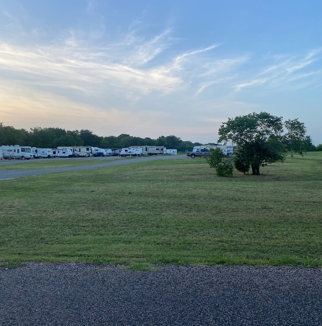 McWest RV Park | 727 E Cottage Hill Pkwy, McKinney, TX 75071, USA | Phone: (972) 302-9028