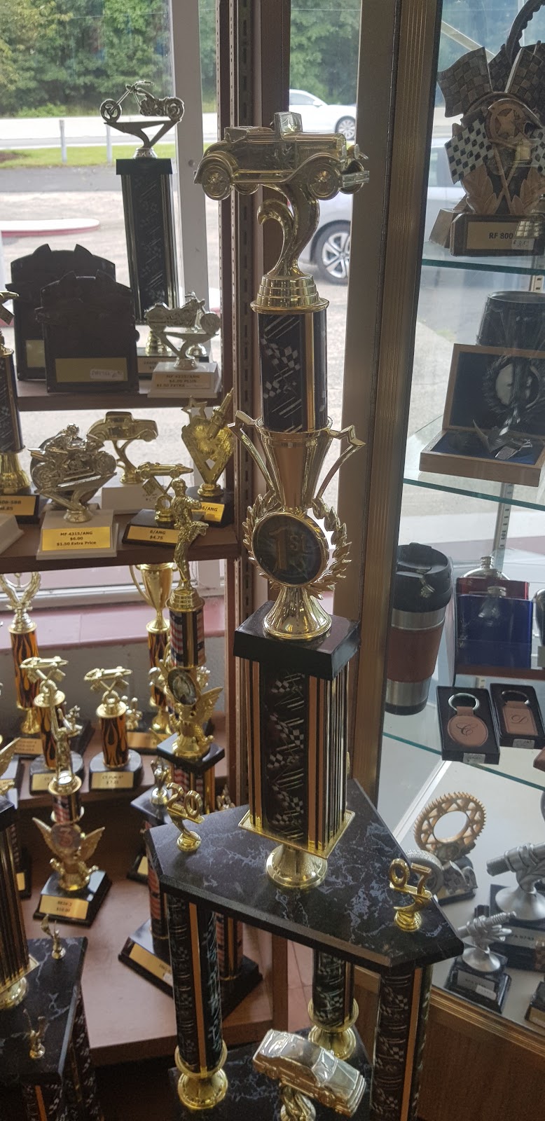 Little Falls Trophy & Engraving | 555 US-46, Little Falls, NJ 07424, USA | Phone: (973) 256-5222