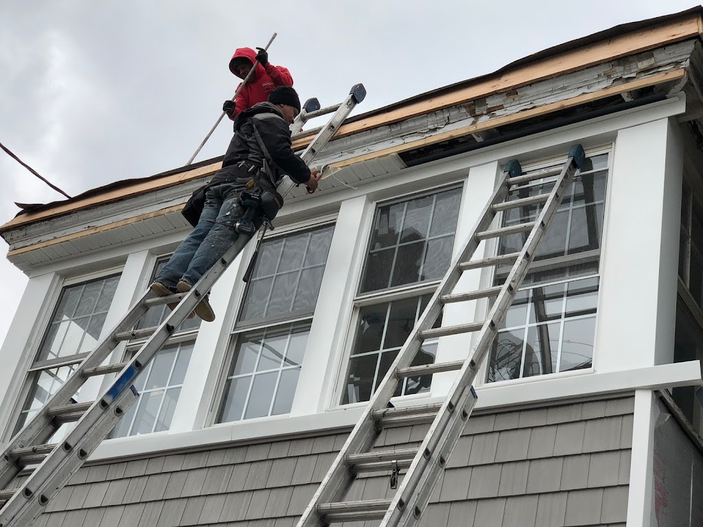 Roof Leak Enders: Roofing & Siding | 205 Elm Pl, Mineola, NY 11501, USA | Phone: (516) 620-4575