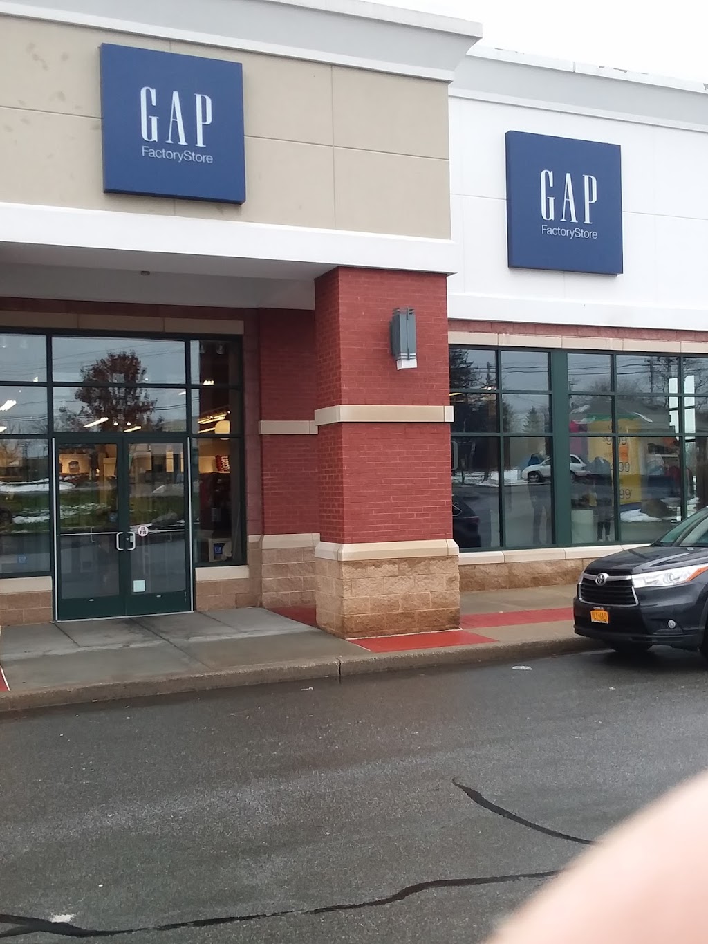 Gap Factory | 400 Balltown Rd Space 6B, Schenectady, NY 12304, USA | Phone: (518) 374-4042