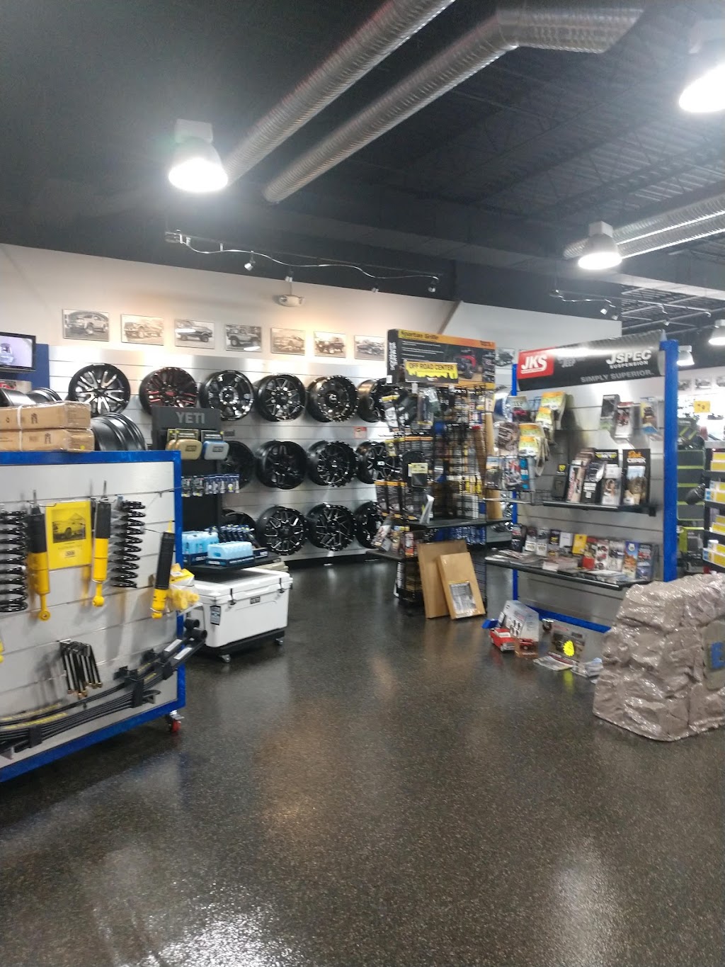 Eastern Truck & Accessories | 6320 E Virginia Beach Blvd, Norfolk, VA 23502, USA | Phone: (757) 461-2600