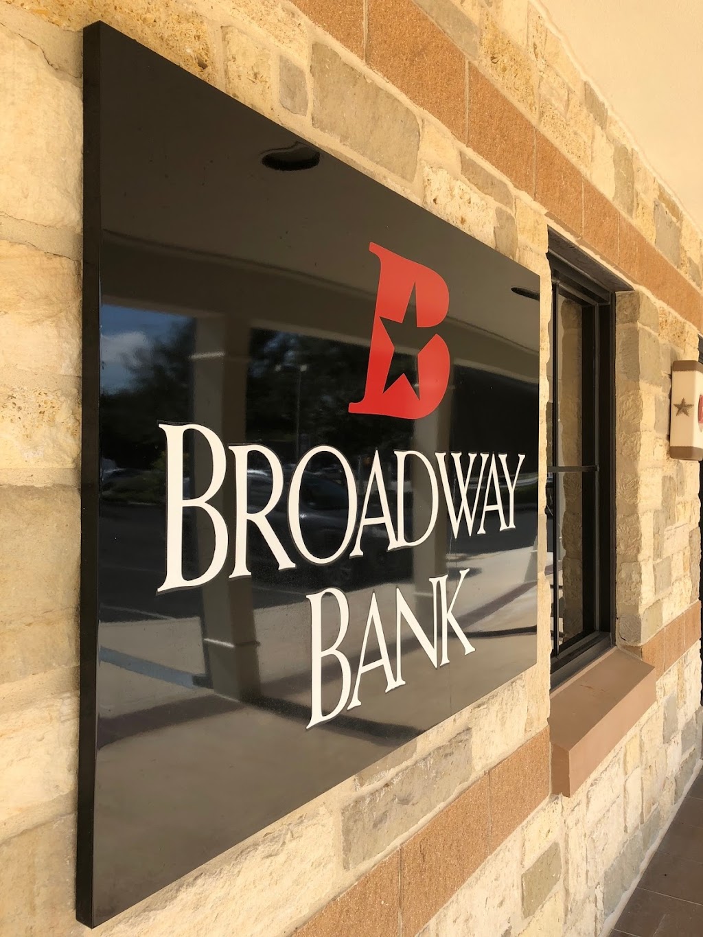 Broadway Bank - Shavano Financial Center | 13119 Huebner Rd, San Antonio, TX 78230, USA | Phone: (210) 283-6500