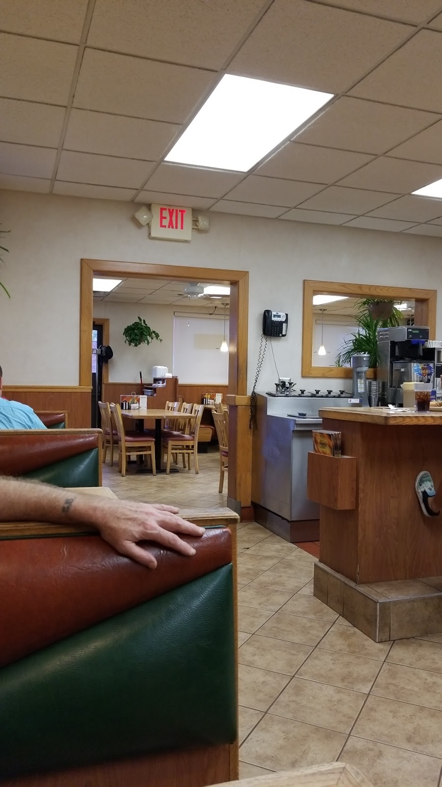 L Georges Coney Island | 7335 N Middlebelt Rd, Westland, MI 48185, USA | Phone: (734) 421-7500