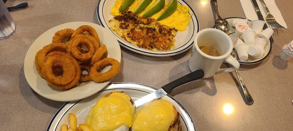 Blue Angel Diner | 1000 Old Country Rd, Plainview, NY 11803, USA | Phone: (516) 932-1160