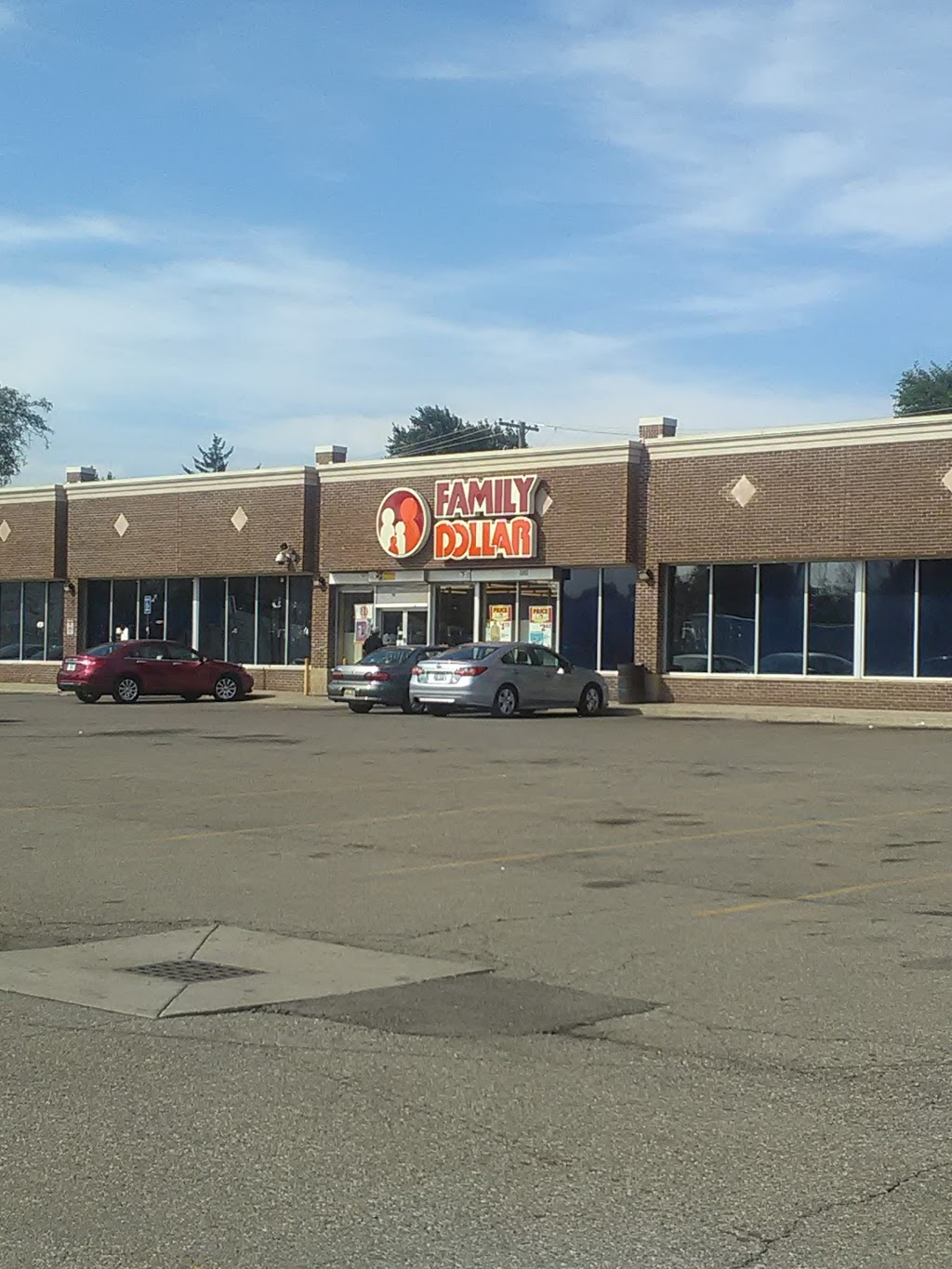 Family Dollar | Plaza, 12013 Woodward Ave, Highland Park, MI 48203, USA | Phone: (313) 217-0975