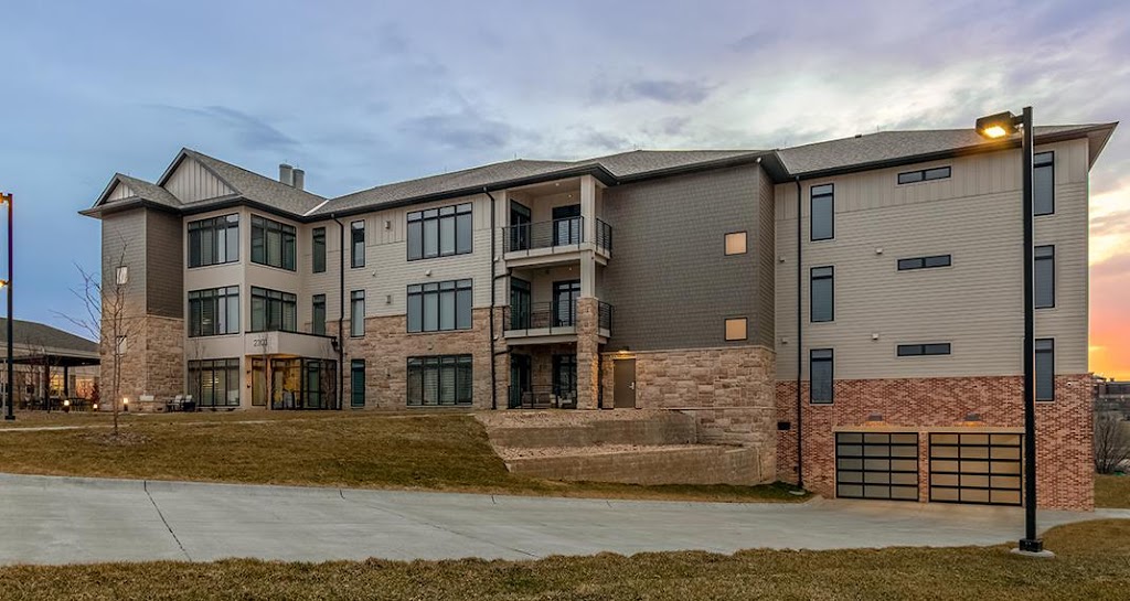 Lakeside Lofts | 2303 S 175th Ct, Omaha, NE 68130, USA | Phone: (402) 317-5994