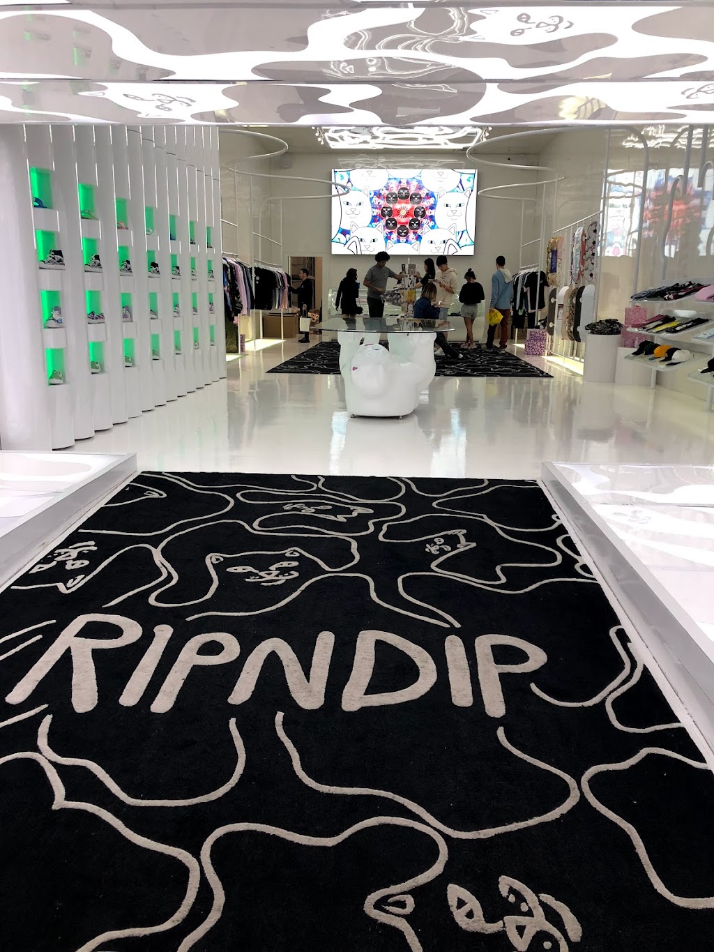 RIPNDIP | 441 N Fairfax Ave, Los Angeles, CA 90036, USA | Phone: (323) 424-4504