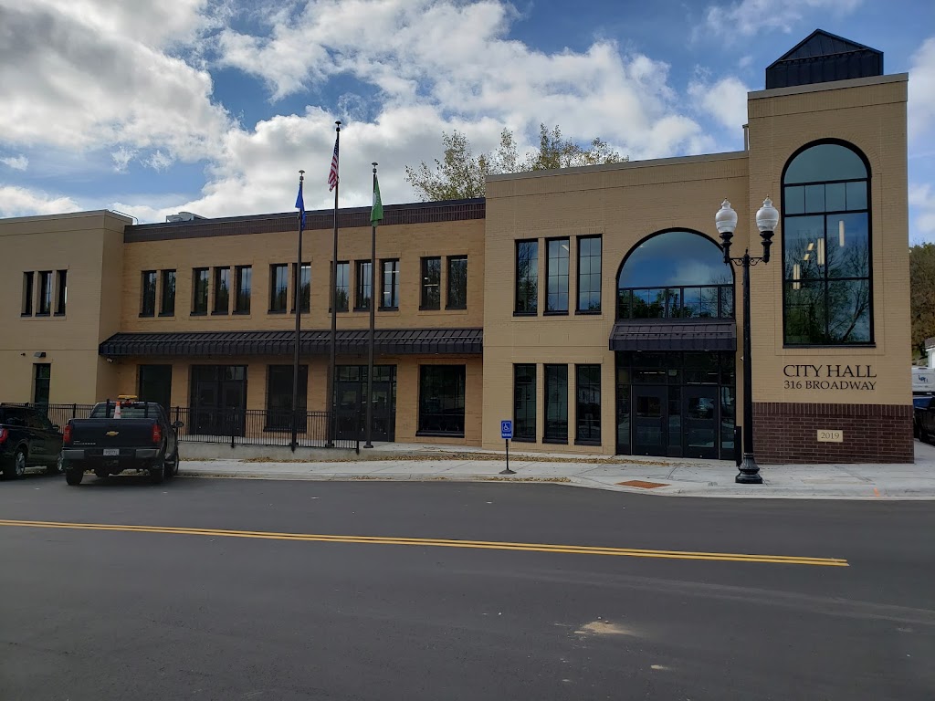 Carver City Hall | 316 Broadway St, Carver, MN 55315, USA | Phone: (952) 448-5353