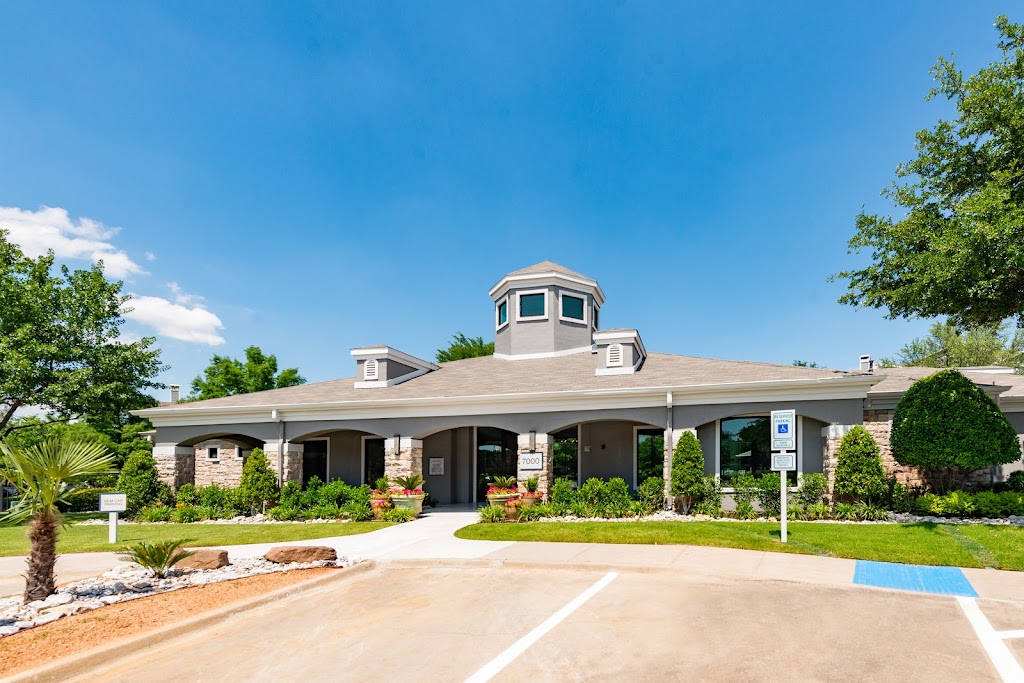 Creekside at North Beach Apartments | 7000 N Beach St, Fort Worth, TX 76137, USA | Phone: (817) 750-7100