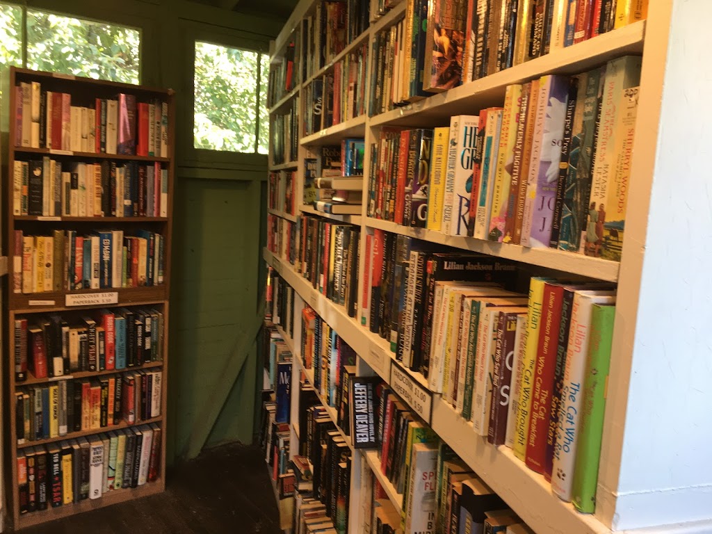 Cobblestone Used Book Store | 14391 Ridge Rd W, Albion, NY 14411, USA | Phone: (585) 589-9013