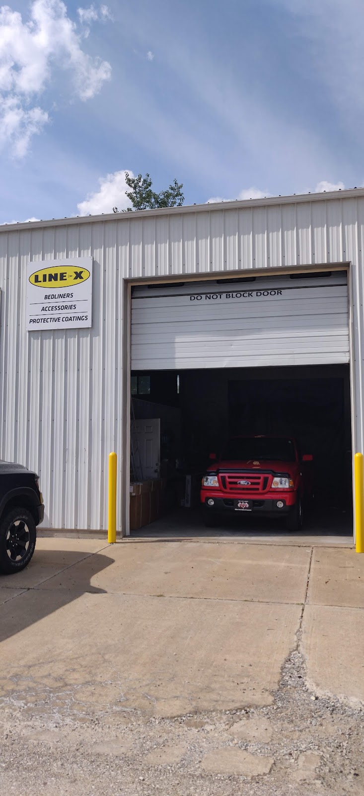 Line-x of Missouri | 1545 Cornerstone Dr, St Peters, MO 63304, USA | Phone: (636) 498-4477