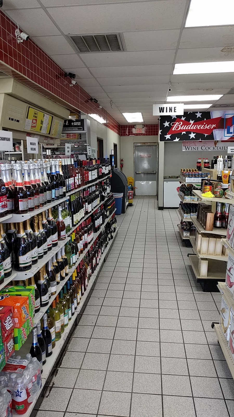 Discount Liquors | 760784425, 700 S Main St, Rhome, TX 76078 | Phone: (817) 638-2669