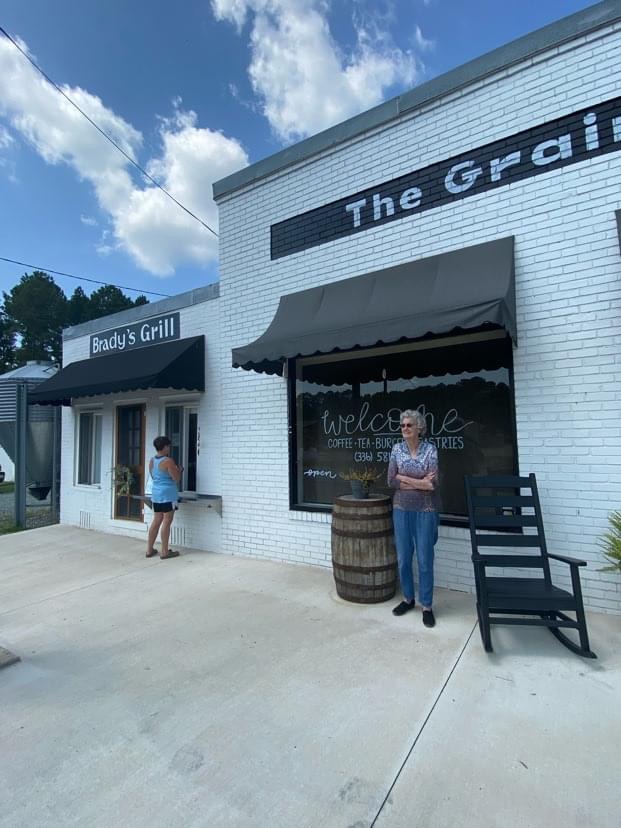 Bradys Grill | 3846 Chatham St, Bennett, NC 27208, USA | Phone: (336) 581-4444