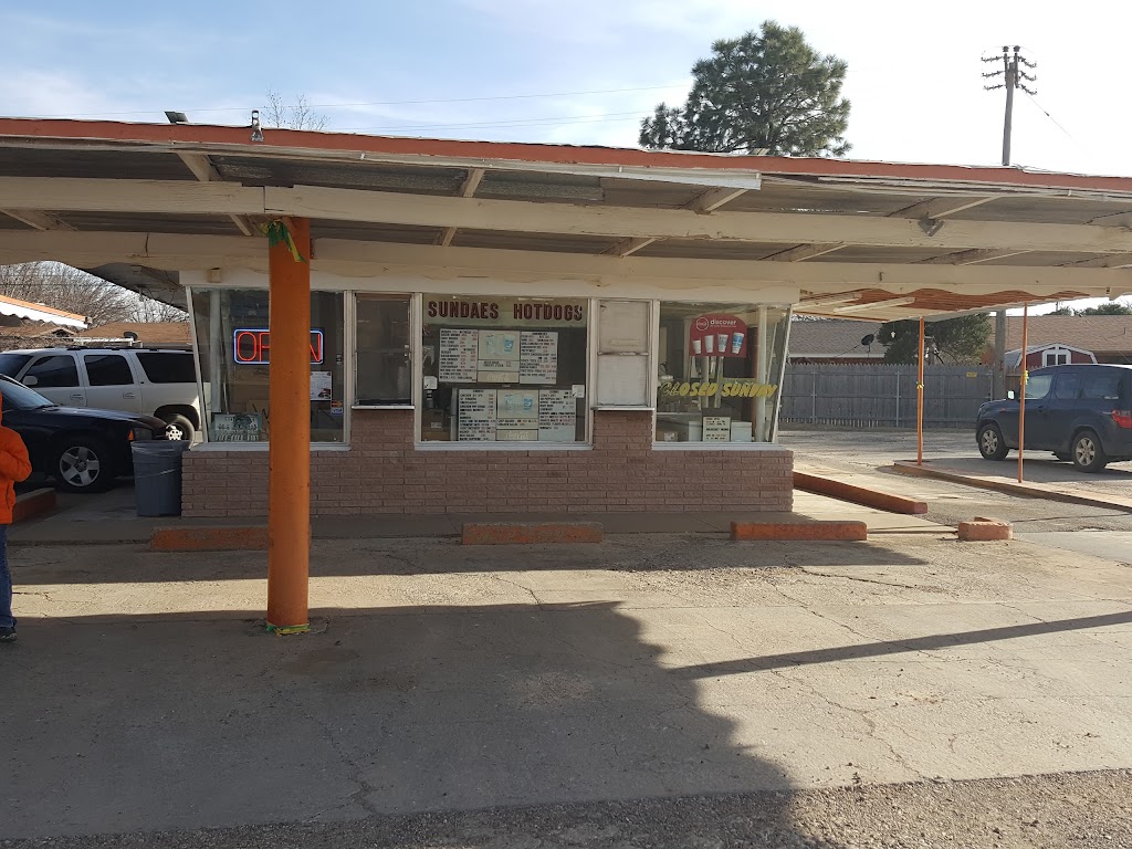 Dixie Dog Drive In | 726 Frontage Rd, Idalou, TX 79329, USA | Phone: (806) 892-2441