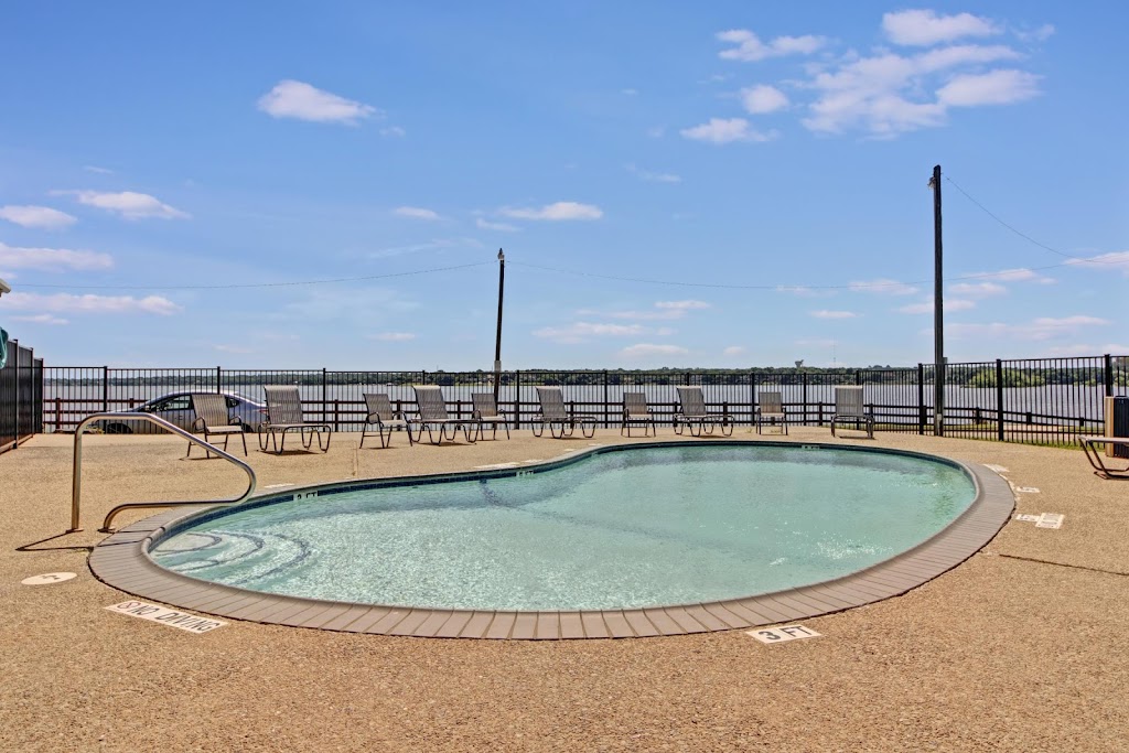 El Lago II | 5701 Martin St, Fort Worth, TX 76119, USA | Phone: (817) 478-2411