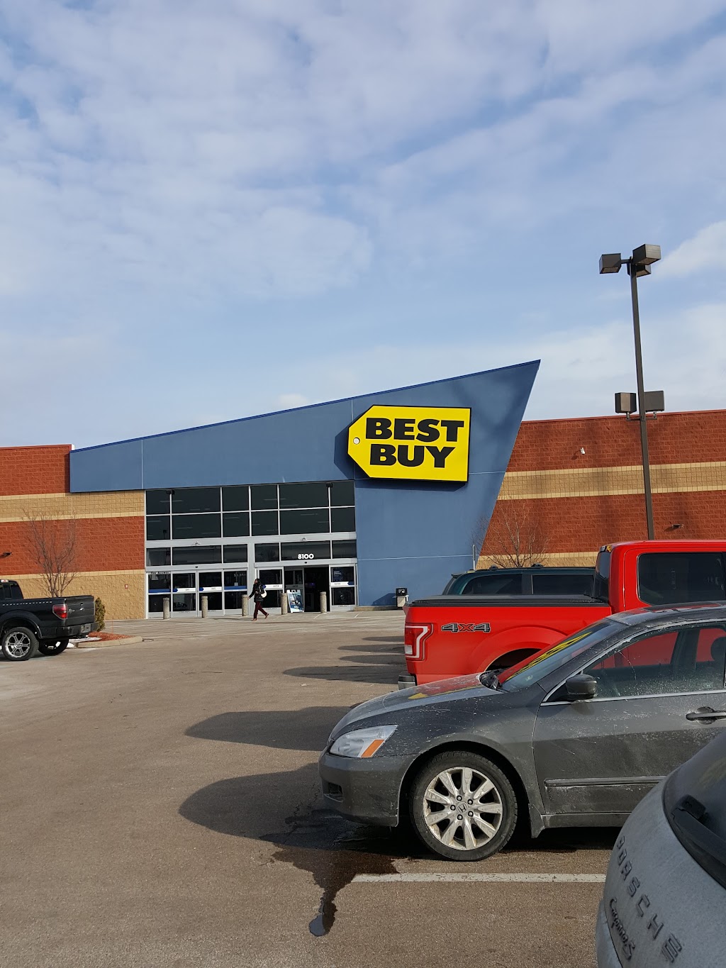 Best Buy | 8100 Old Carriage Ct, Shakopee, MN 55379, USA | Phone: (952) 233-0387