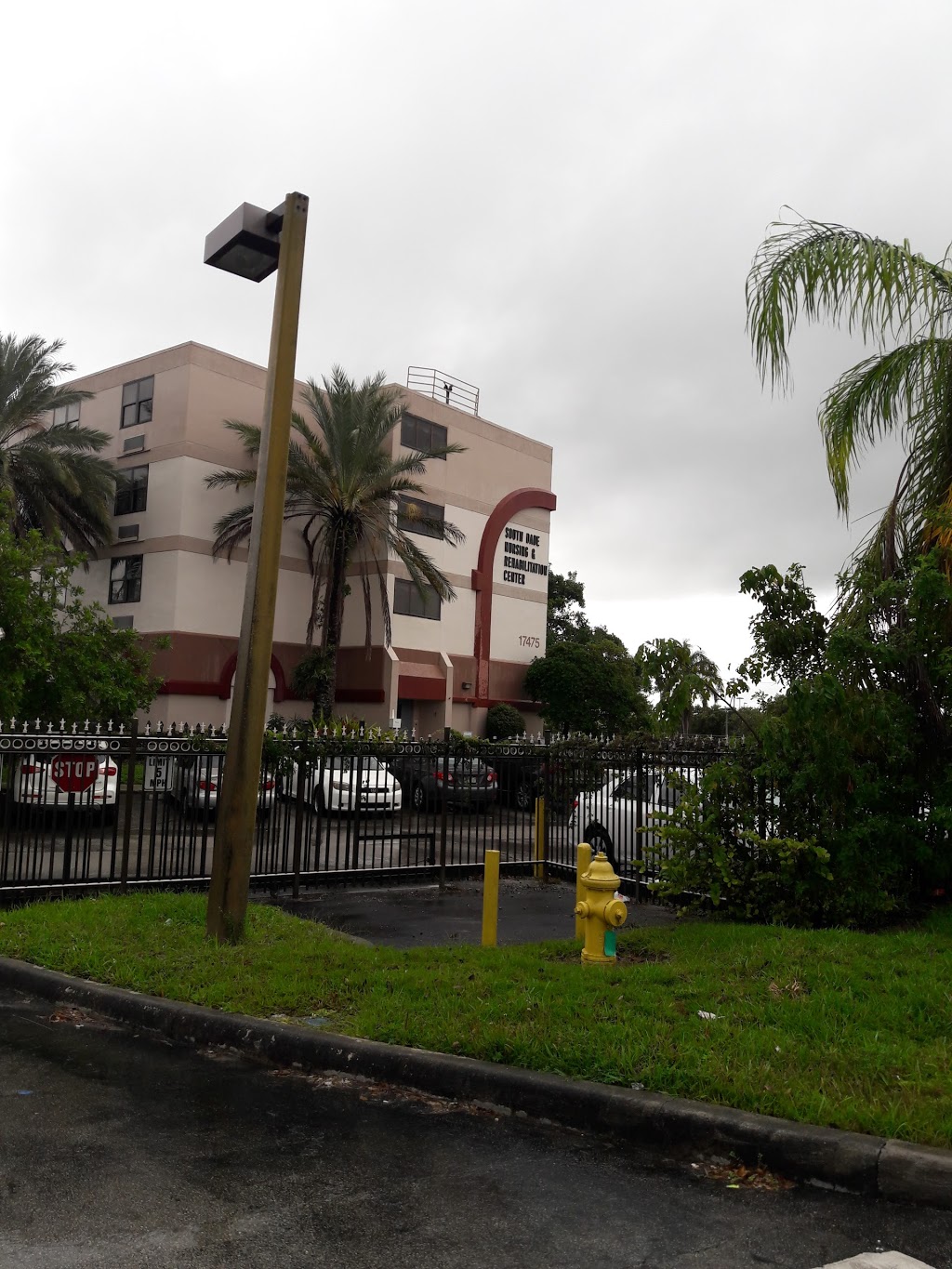 South Dade Nursing And Rehab Center | 17475 S Dixie Hwy, Miami, FL 33157, USA | Phone: (305) 255-1045